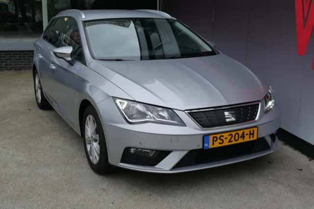 SEAT Leon (2017) thumbnail 3