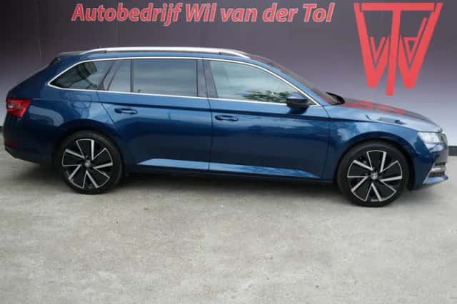 Škoda Superb (2022) thumbnail 1