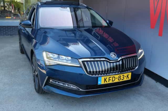 Škoda Superb (2022) thumbnail 3