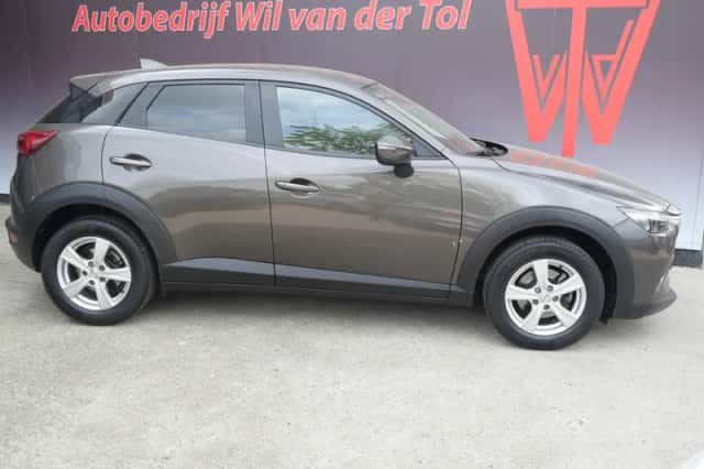 Mazda CX-3 (2017) thumbnail 1