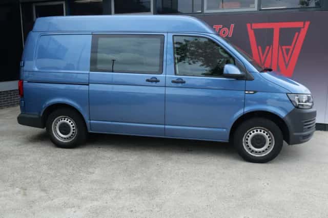 Volkswagen Transporter (2016) thumbnail 1