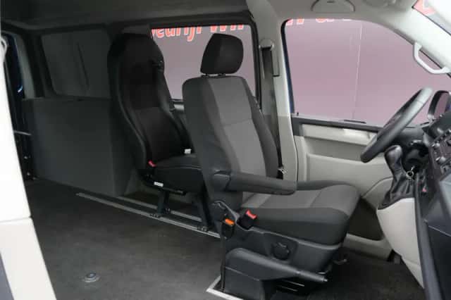 Volkswagen Transporter (2016) thumbnail 4