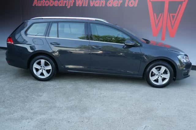 Volkswagen Golf (2014) thumbnail 1