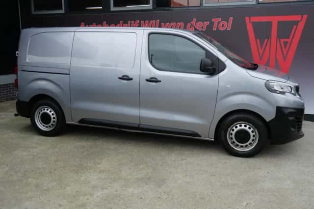 Opel Vivaro-e (2023) thumbnail 4