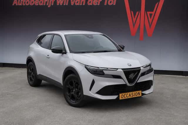 Alfa Romeo Junior (2025) thumbnail 2