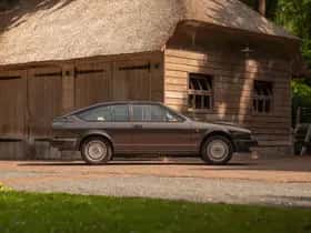 Alfa Romeo GTV (1982) thumbnail 1
