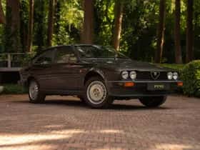 Alfa Romeo GTV (1982) thumbnail 13