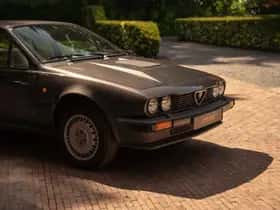 Alfa Romeo GTV (1982) thumbnail 14