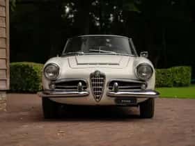 Alfa Romeo Giulia (1965) thumbnail 2