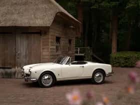 Alfa Romeo Giulia (1965) thumbnail 3