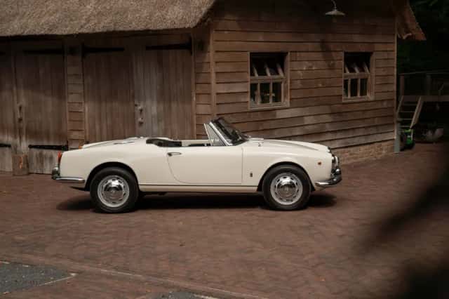 Alfa Romeo Giulia (1965) thumbnail 38