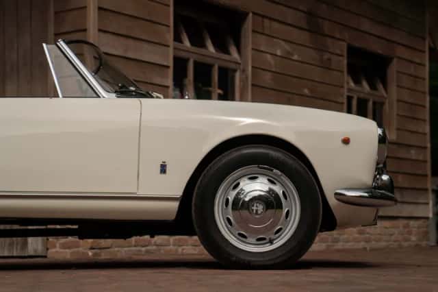 Alfa Romeo Giulia (1965) thumbnail 39