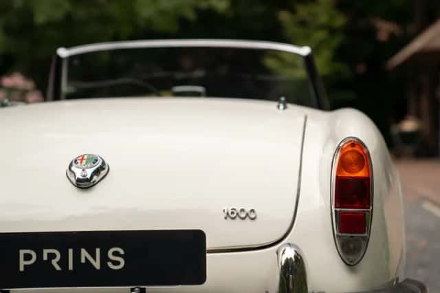 Alfa Romeo Giulia (1965) thumbnail 42