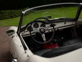 Alfa Romeo Giulia (1965) thumbnail 7