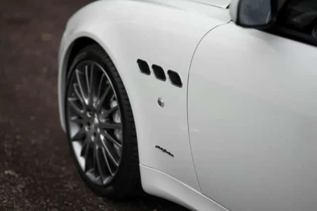 Maserati Quattroporte (2011) thumbnail 16