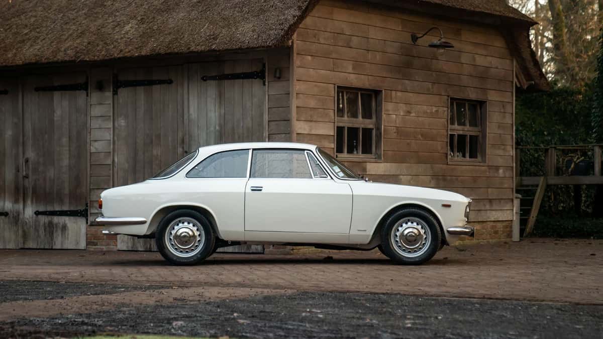 Alfa Romeo GT (1967) — foto 1