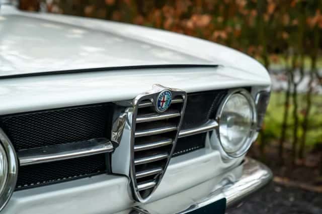 Alfa Romeo GT (1967) thumbnail 15
