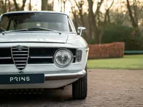 Alfa Romeo GT (1967) thumbnail 16