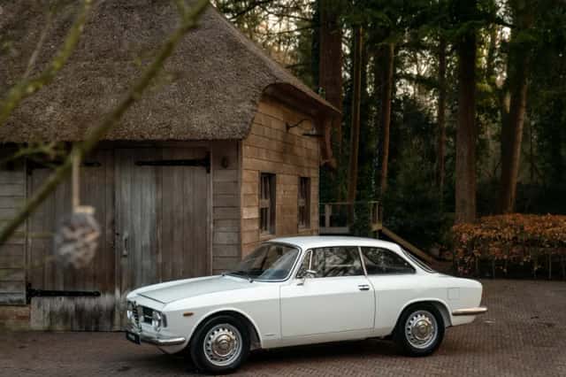 Alfa Romeo GT (1967) thumbnail 19
