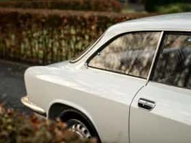 Alfa Romeo GT (1967) thumbnail 27
