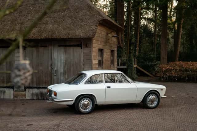 Alfa Romeo GT (1967) thumbnail 28