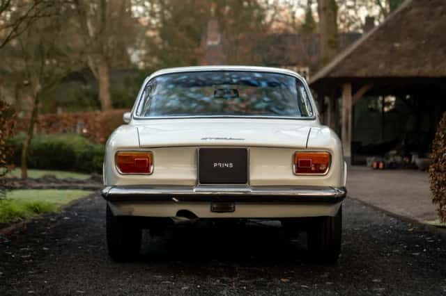 Alfa Romeo GT (1967) thumbnail 5