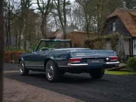 Mercedes-Benz 200-Serie (1968) thumbnail 75