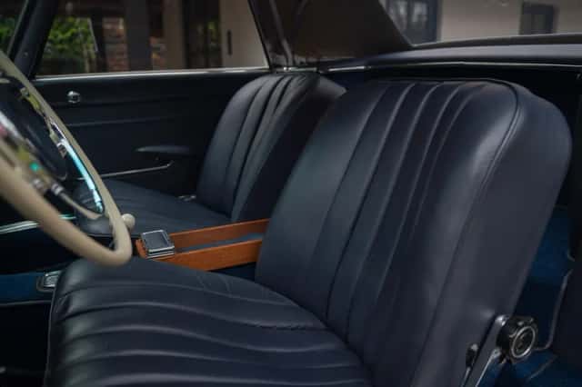 Mercedes-Benz 200-Serie (1968) thumbnail 9