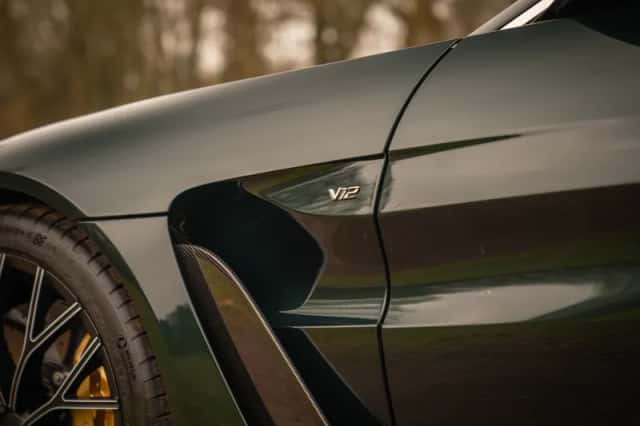 Aston Martin V12 Vantage (2023) thumbnail 18
