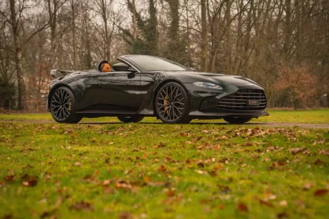 Aston Martin V12 Vantage (2023) thumbnail 3