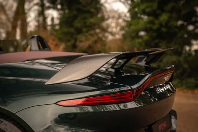 Aston Martin V12 Vantage (2023) thumbnail 30