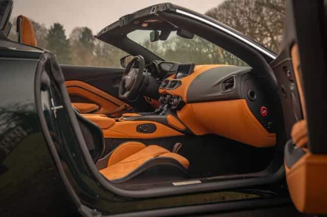 Aston Martin V12 Vantage (2023) thumbnail 43