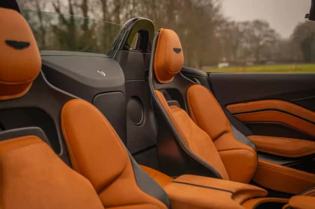 Aston Martin V12 Vantage (2023) thumbnail 44