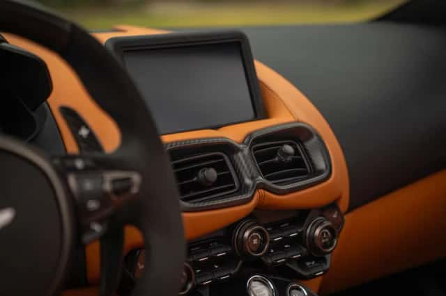 Aston Martin V12 Vantage (2023) thumbnail 47