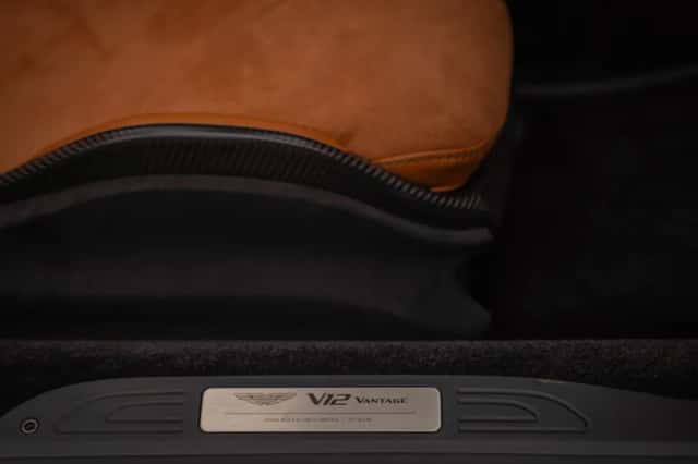 Aston Martin V12 Vantage (2023) thumbnail 9