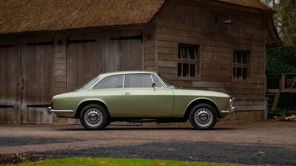 Alfa Romeo 1750 GTV (1972) — foto 1