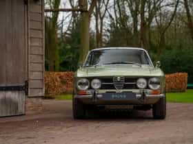 Alfa Romeo 1750 GTV (1972) thumbnail 2