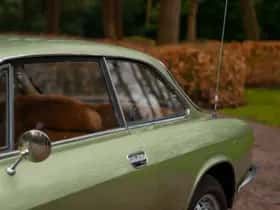 Alfa Romeo 1750 GTV (1972) thumbnail 23