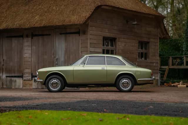 Alfa Romeo 1750 GTV (1972) thumbnail 4