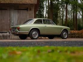 Alfa Romeo 1750 GTV (1972) thumbnail 31