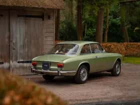 Alfa Romeo 1750 GTV (1972) thumbnail 32