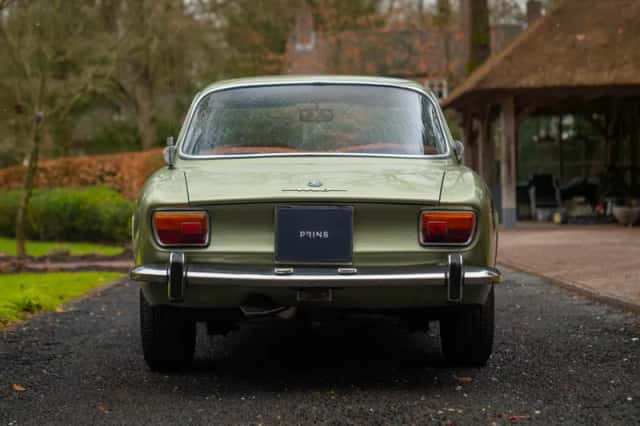 Alfa Romeo 1750 GTV (1972) thumbnail 5