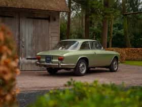 Alfa Romeo 1750 GTV (1972) thumbnail 6