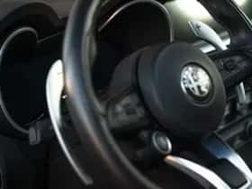 Alfa Romeo Stelvio (2024) thumbnail 23