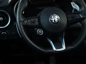 Alfa Romeo Stelvio (2024) thumbnail 24