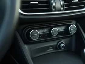Alfa Romeo Stelvio (2024) thumbnail 26