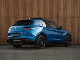 Alfa Romeo Stelvio (2024) thumbnail 4