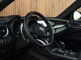 Alfa Romeo Stelvio (2024) thumbnail 7