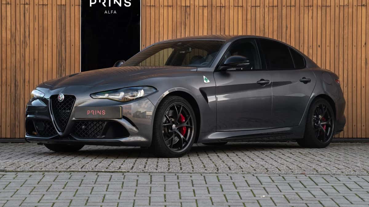 Alfa Romeo Giulia (2024) — foto 1