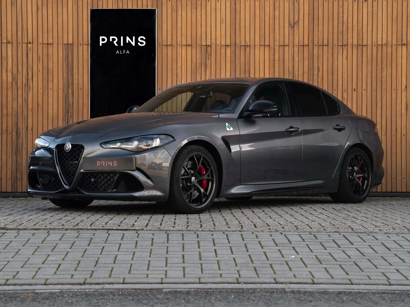 Alfa Romeo Giulia (2024) — foto 1